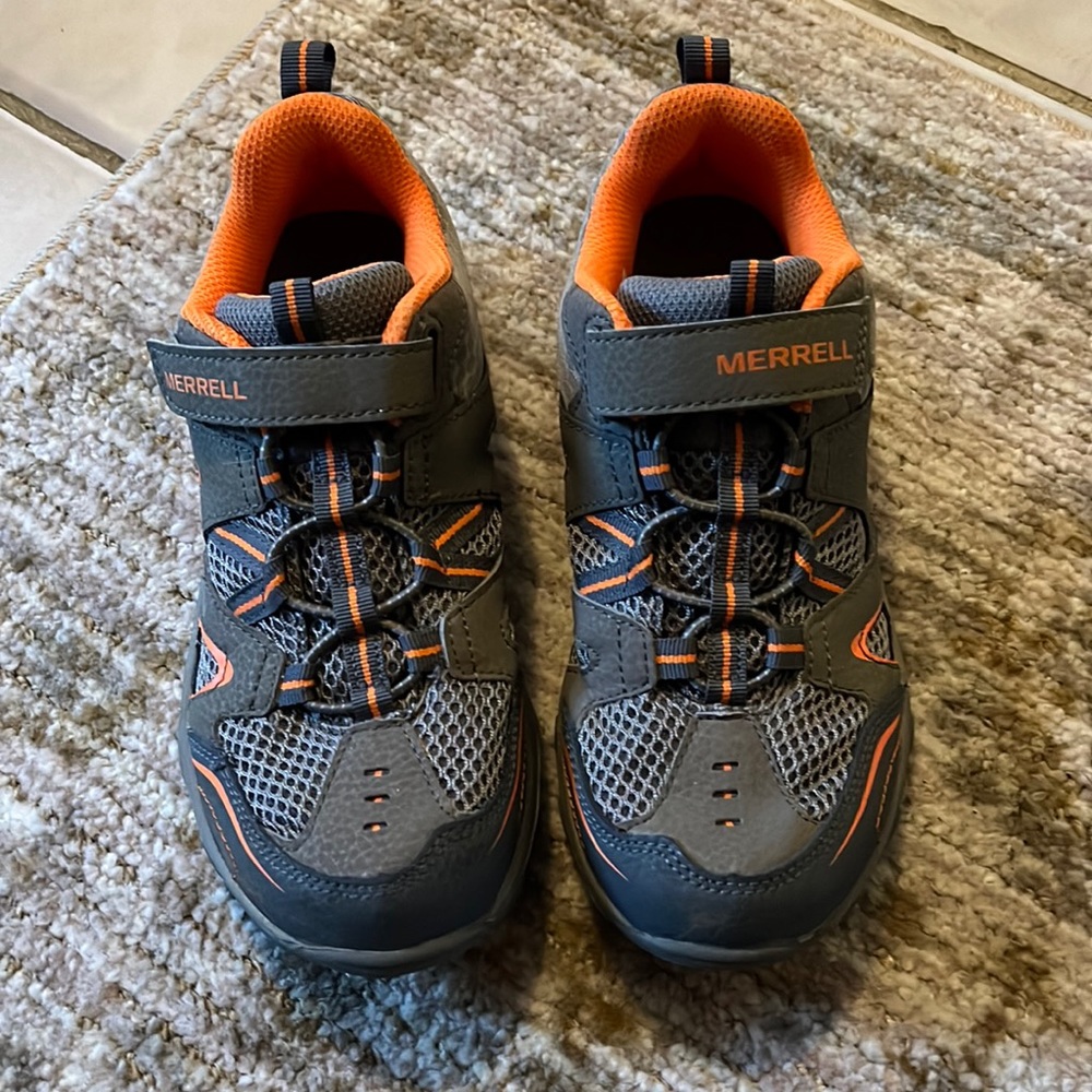 Merrell Trail Chaser kids sneakers size 4 EUC